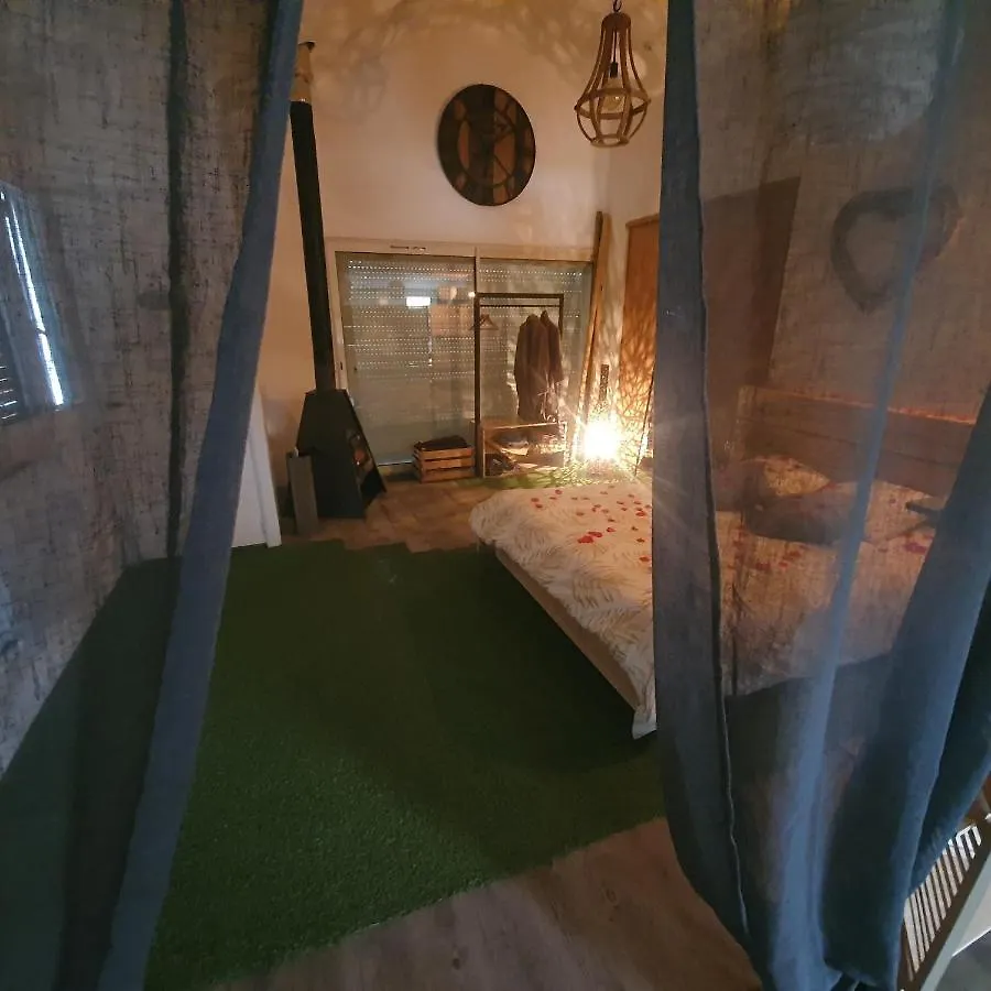 Guest house Le13Depic, Gite, Spa, Sauna, Piscine, Massage, Repas, Adult Only Saint-Romain-le-Puy France