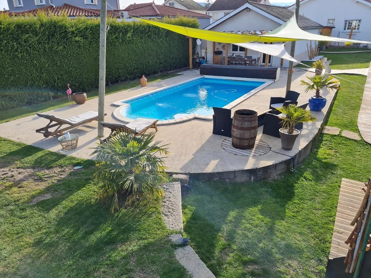 Le13Depic, Gite, Spa, Sauna, Piscine, Massage, Repas, Adult Only Saint-Romain-le-Puy 0*,